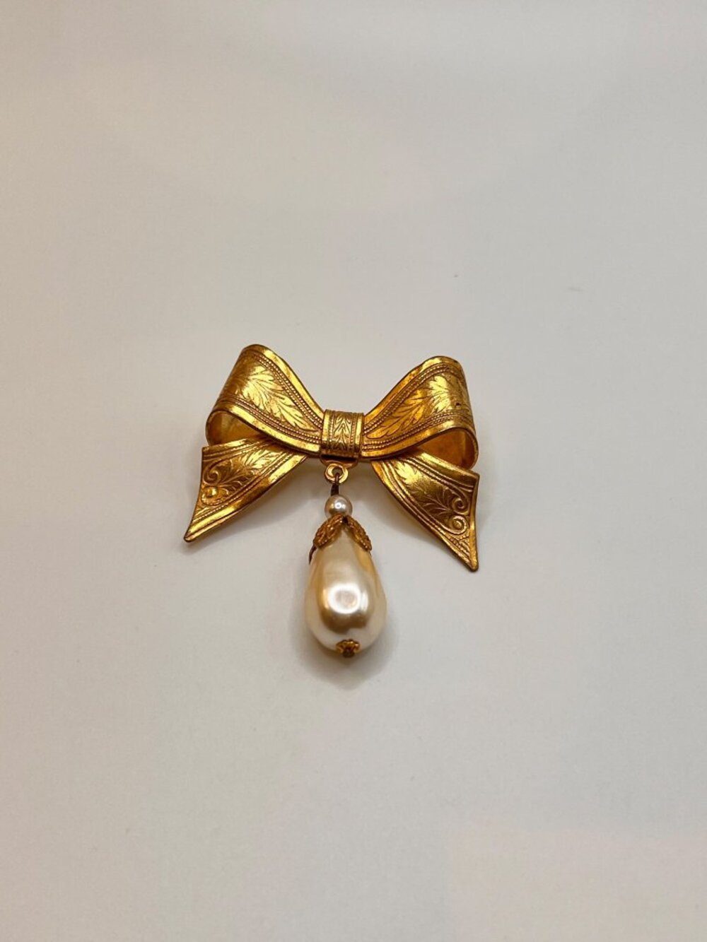 Vintage Signed Miriam Haskell Russian Gold-Tone Bow Faux Pearl Drop Brooch